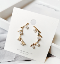 Load image into Gallery viewer, Pearl Branch Earrings
