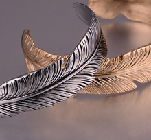 Load image into Gallery viewer, Feather Bracelet
